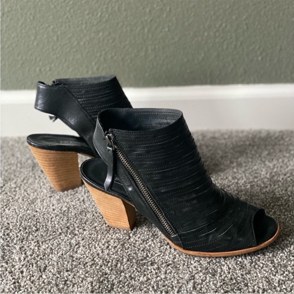 PAUL GREEN  Women’s Black leather Peep-Toe Block Heel Sandals